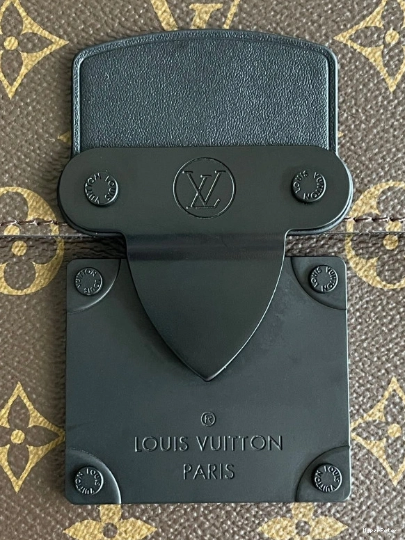 S VUITTON POUCH LOUIS A4 LOCK 0809